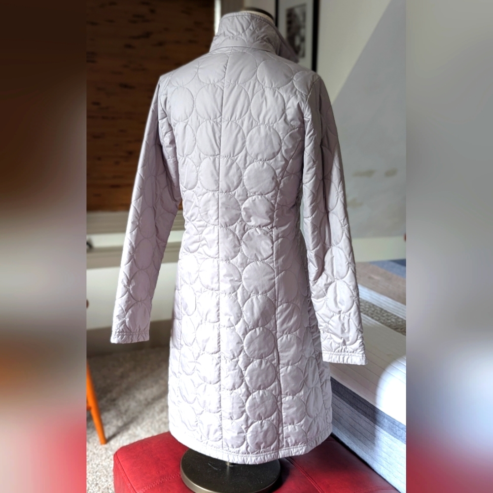 Patagonia Fitted Quilted Gray Coat - Picture 9 of 10
